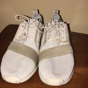 Shoe in good condition nice feel to it